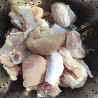 Make Three yellow chickens step 0