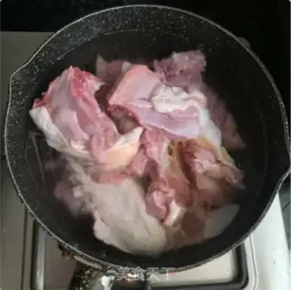 Make Tea mushrooms and duck soup step 0