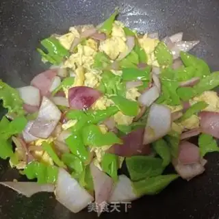 Make Cream pepper fried onion eggs step 6