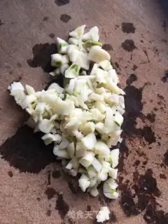 Make Garlic cream lettuce step 1