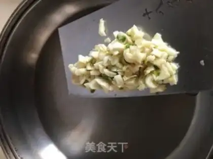 Make Garlic cream lettuce step 4
