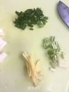 Make Tomato gin and mushroom pork step 5
