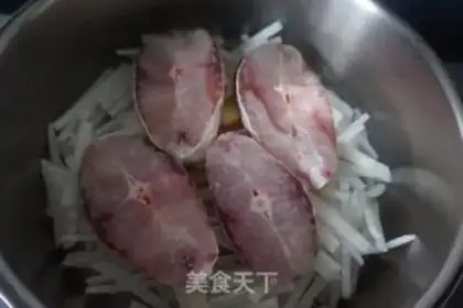 Make The radish fish step 3
