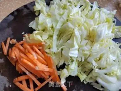 Make Carrot-covered meatloaf step 1