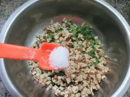 Make Eggs are dried with a leaf step 7