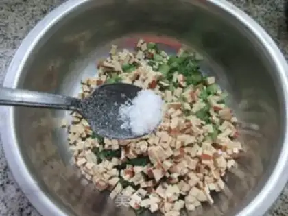 Make Eggs are dried with a leaf step 8