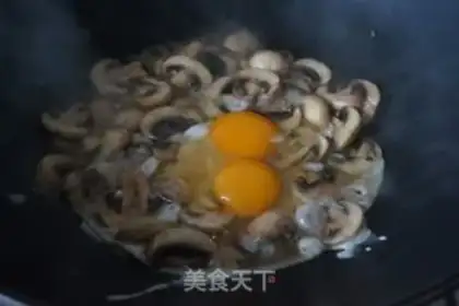 Make Fried eggs step 4