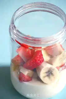 Make Strawberry Banana shake step 4