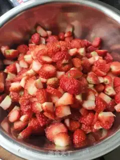 Make Homemade strawberry sauce step 2
