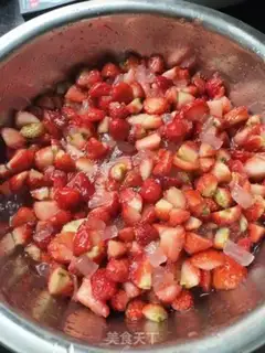 Make Homemade strawberry sauce step 4