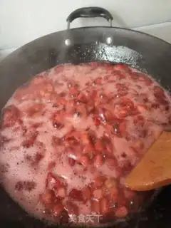 Make Homemade strawberry sauce step 5