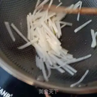 Make A white radish with pig blood step 6
