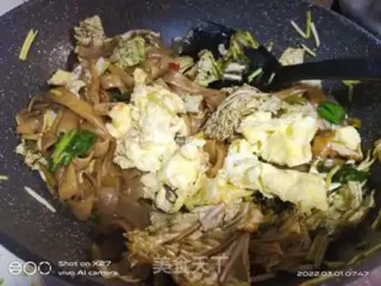 Make Eggs and eggs and rice powder step 4