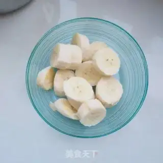 Make Strawberry yogurt step 1
