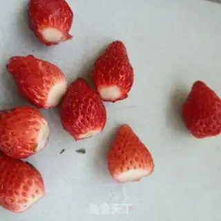Make Strawberry yogurt Santa Claus step 1
