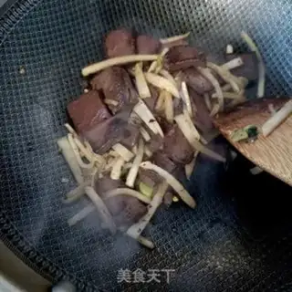 Make A white radish with pig blood step 12