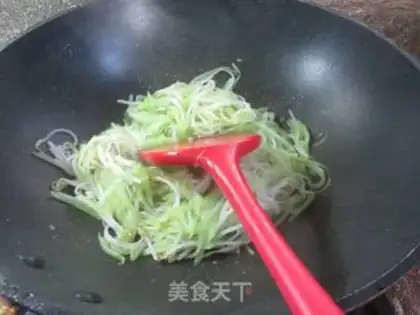 Make The green bean sprouts step 6