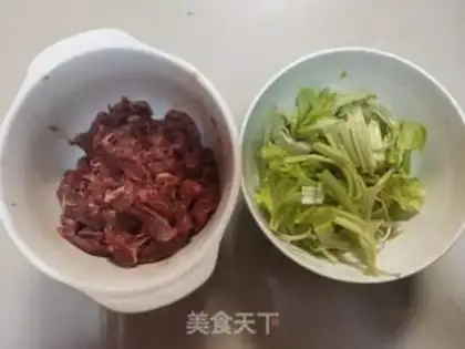 Make Celery beef step 0