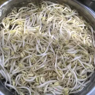 Make Pepper bean sprouts step 0
