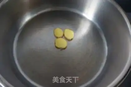 Make Red-burned chestnut chicken step 1