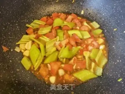 Make Potato pepper fried eggs step 9