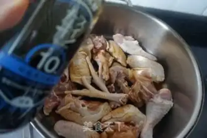 Make Red-burned chestnut chicken step 4