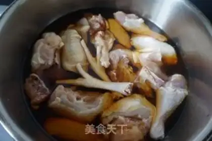 Make Red-burned chestnut chicken step 5