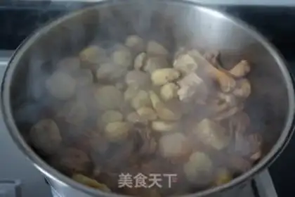 Make Red-burned chestnut chicken step 8