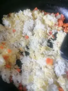 Make Egg fried rice step 2