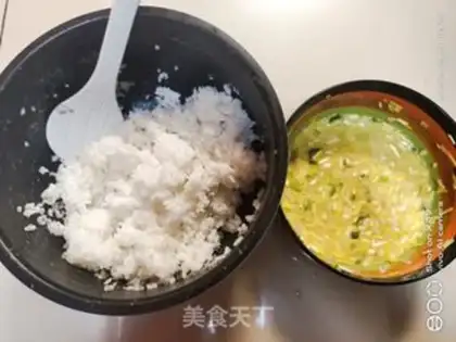 Make Snack egg fried rice step 0