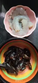 Make Shrimp fried Dutch beans step 1