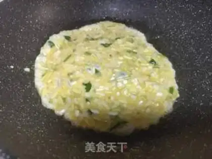 Make Snack egg fried rice step 1