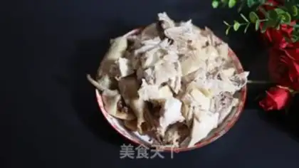 Make A simple version of a white chicken step 4