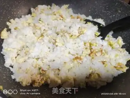 Make Snack egg fried rice step 3