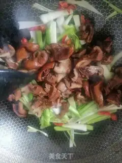 Make Garlic sprouts step 2