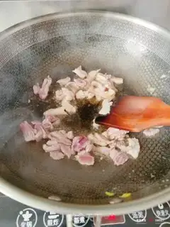 Make Scrambling the yellow beego step 4