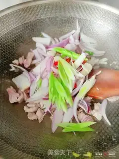 Make Scrambling the yellow beego step 5