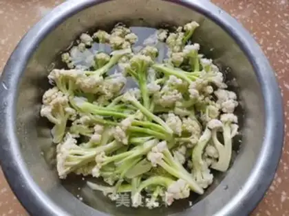 Make Hot-crunch chicken wings step 2