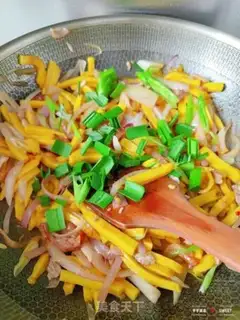 Make Scrambling the yellow beego step 9