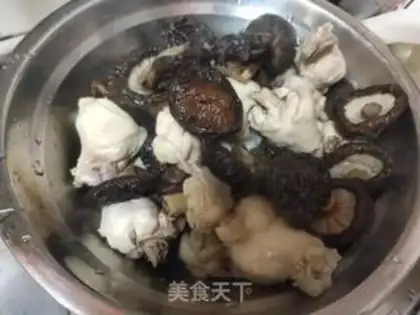 Make Carrot mushroom chicken step 1