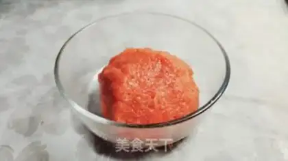 Make Spinach meatball cat ear soup step 1