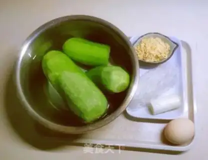 Make radish shrimp skin fan soup step 0
