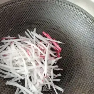 Make Sour bean radish lamb soup step 1