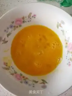 Make Garlic eggs and ham and rice step 2