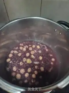 Make Black rice lily porridge step 4