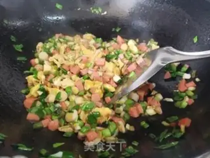 Make Garlic eggs and ham and rice step 4