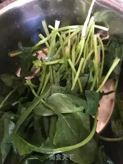 Make Garlic spinach step 0