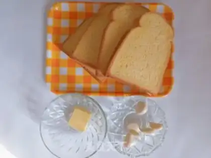 Make Garlic toast step 0