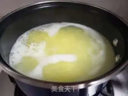 Make Spicy eggs step 1