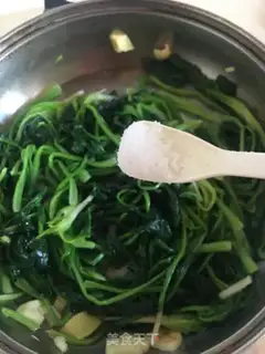 Make Garlic spinach step 4